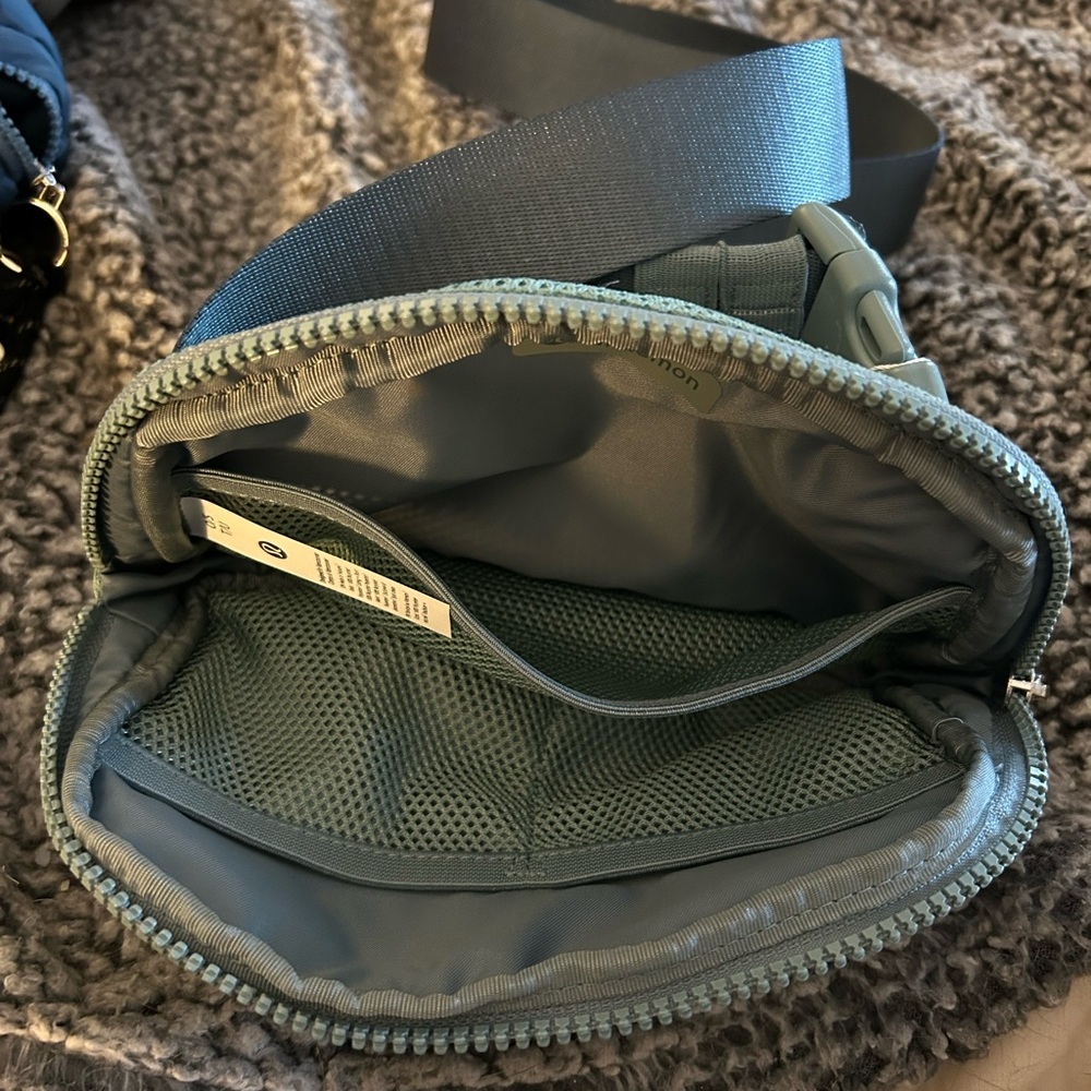 NWT Lululemon Everywhere Belt Bag Knit Mesh 1L Crossbody Waist Fanny Pack - Picture 6 of 6